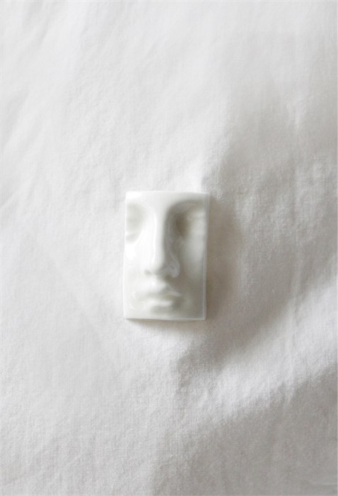 брошь«Нос» 003W1