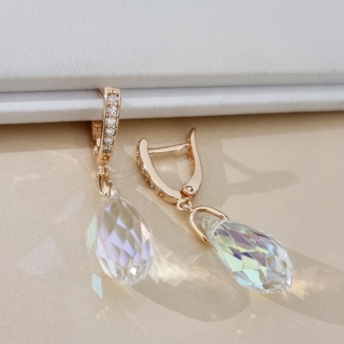 Серьги с кристаллом под Swarovski Каталог >> Бижутерия >> Ювелирная бижутерия коллекция "Дубай", покрытие позолота, цвет: перламутровый, арт.414.473 414.473
