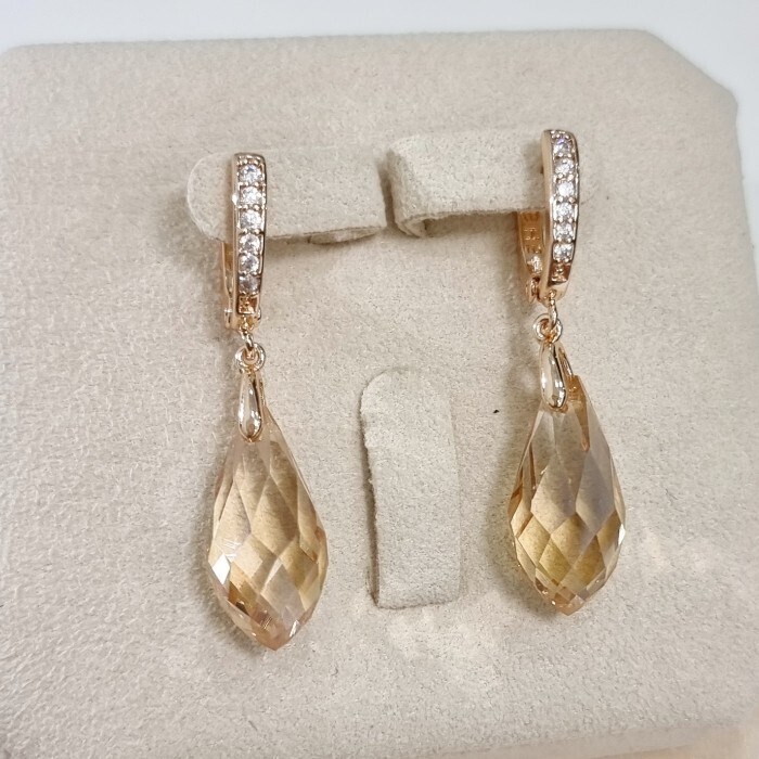 Серьги с кристаллом под Swarovski Каталог >> Бижутерия >> Ювелирная бижутерия коллекция "Дубай", покрытие позолота, цвет: шампань, арт.414.480 414.480
