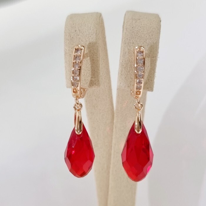 Серьги с кристаллом под Swarovski Каталог >> Бижутерия >> Ювелирная бижутерия коллекция "Дубай", покрытие позолота, цвет: красный, арт.414.476 414.476