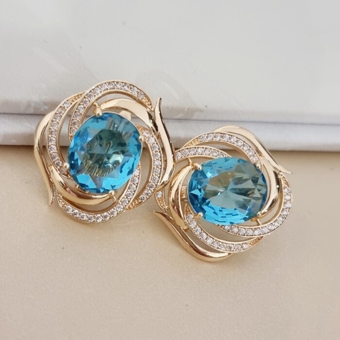 Серьги с крупным камнем Каталог >> Бижутерия >> Ювелирная бижутерия коллекция "Дубай" покрытие позолота, вставка: стекло и цирконы, цвет: голубой и прозрачный, арт.215.730 215.730