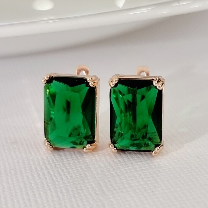Серьги Каталог >> Бижутерия >> Ювелирная бижутерия с крупным камнем коллекция "Дубай", покрытие позолота, вставка: стекло, цвет: изумрудный, арт.313.521 313.521