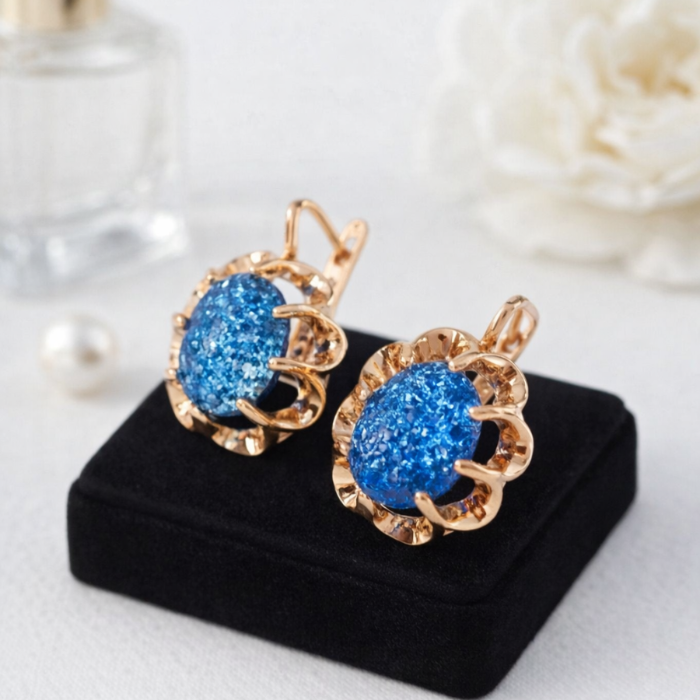 Серьги круглые с крупным камнем Каталог >> Бижутерия >> Ювелирная бижутерия коллекция "Дубай", покрытие позолота, вставка: пластик, цвет: голубой, арт.313.423 313.423