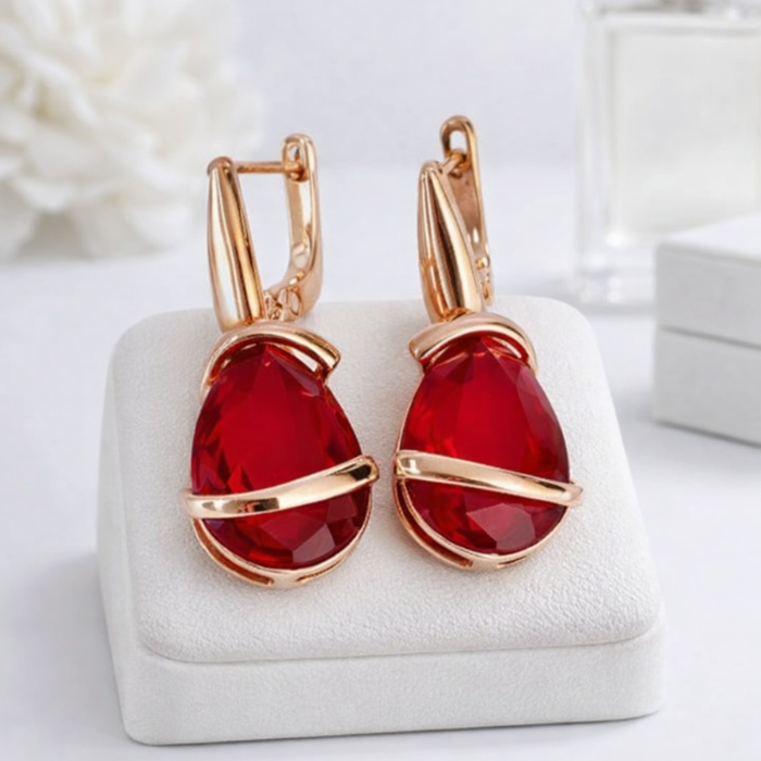 Серьги длинные с крупным камнем Каталог >> Бижутерия >> Ювелирная бижутерия коллекция "Дубай", покрытие позолота, вставка: стекло, цвет: красный, арт.313.418 313.418
