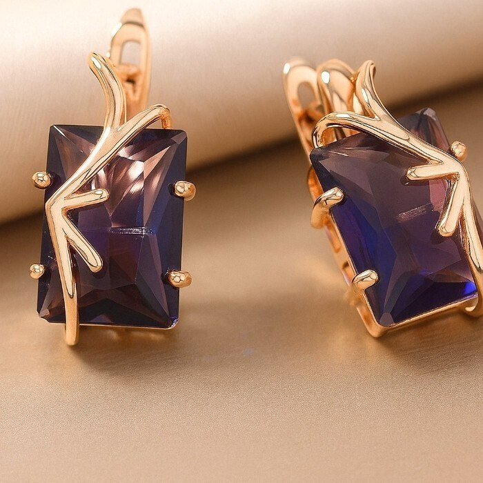 Серьги с крупным камнем Каталог >> Бижутерия >> Ювелирная бижутерия коллекция "Дубай", покрытие позолота,  вставка: фианит, цвет: фиолетовый, арт.217.354 217.354