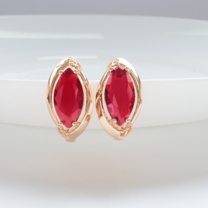 Серьги с крупным камнем Каталог >> Бижутерия >> Ювелирная бижутерия коллекция "Дубай" покрытие: позолота, вставка: фианиты, цвет: красный, арт.314.374 314.374