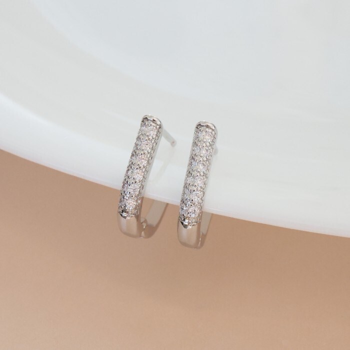 Серьги палочки Каталог >> Бижутерия >> Ювелирная бижутерия, покрытие посеребрение, вставка: фианиты, цвет: прозрачный, арт.213.583 213.583