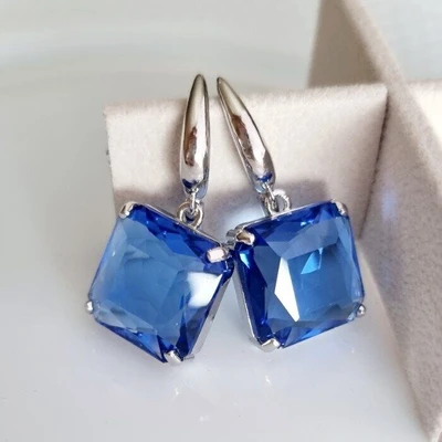 Серьги Каталог >> Бижутерия >> Ювелирная бижутерия крупные под серебро, синий камень, 65145, арт.001.547 001.547