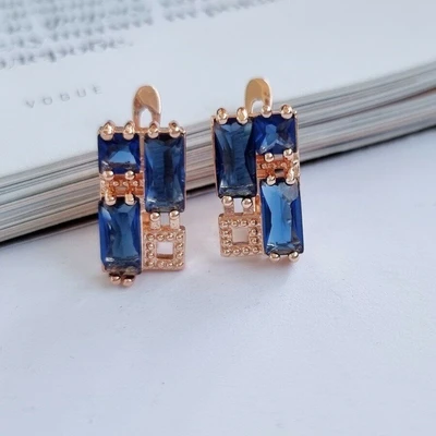 Серьги Каталог >> Бижутерия >> Ювелирная бижутерия, коллекция "Дубай", покрытие: позолота, цвет камней: темно-синий,54126, арт. 947.223 947.223