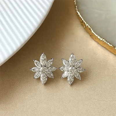 Серьги бижутерия цветы с камнями, арт.606.322 606.322