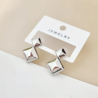 Серьги женские бижутерия на уши, коллекция LALIQ, арт. 003.182 003.182