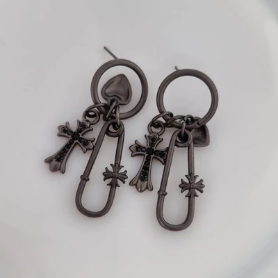 Серьги булавки с крестом, цвет: черный, вставка: стразы черный, арт.001.790 001.790