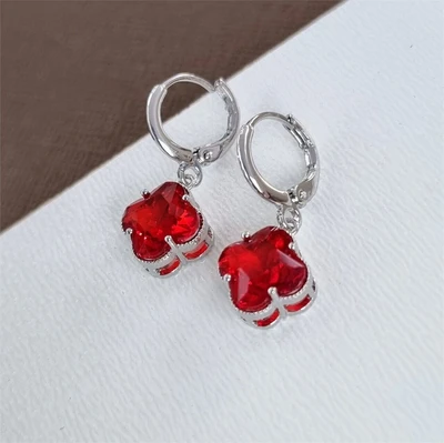Серьги с камнем, покрытие цвет серебро, цвет красный, арт.706.317 706.317