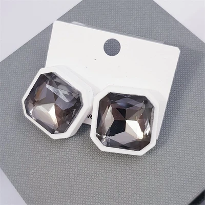 Серьги-гвоздики "Геометрические", белые, 526070, арт.606.365 606.365