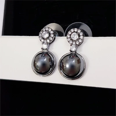 Серьги Дольче с жемчугом, цвет тёмно-серый, 1050, арт.506.718 506.718