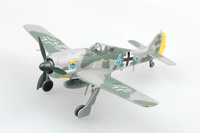 36363  авиация  Fw190A-8  "Bule 4"Commander of 12./JG 5,Bardufoss Airfield,1944  (1:72) 2000002112549