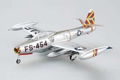 36800  авиация  F-84G, Joe Davis, лето 1953г. (1:72) 9580208368009