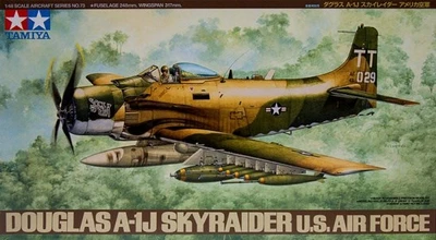 61073  авиация  Douglas A-1J Skyraider U.S. Air Force  (1:48) 2000000087979