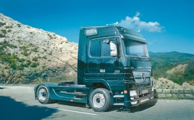 3841  автомобили и мотоциклы  MERCEDES BENZ Actros Black Edition (1:24) 8001283038416
