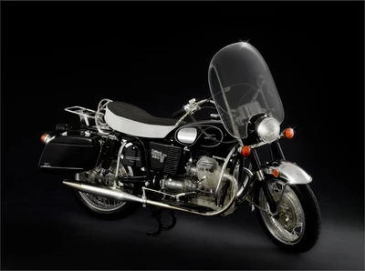 4513  автомобили и мотоциклы  MOTO GUZZI V850 CALIFORNIA (1:6) 8001283045131