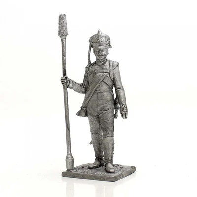 033 R  миниатюра  Русский бомбардир артиллерийского полка, 1812-15 2000000095264