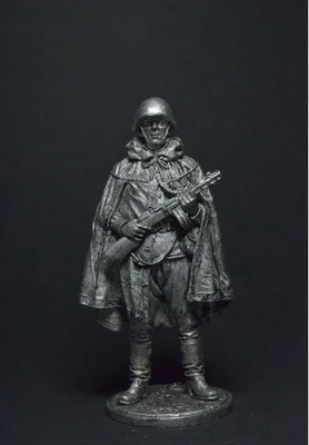 WW2-61  миниатюра  Автоматчик в каске и плащ-палатке, 1943-45 гг. СССР 2000000183237