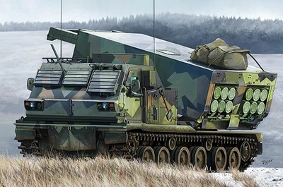 01048  техника и вооружение  РСЗО  M270/A1 multi-barrel rocket system Norway  (1:35) 9580208010489