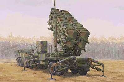 07158  техника и вооружение  M983 HEMTT & M901 w/MIM-104 Patriot SAM System (PAC-2)  (1:72) 9580208071589