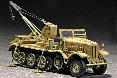 07251  техника и вооружение  Sd.Kfz. 9/1 mit Drehkran 6t auf Zugkraftwagen 18t  (1:72) 9580208072517