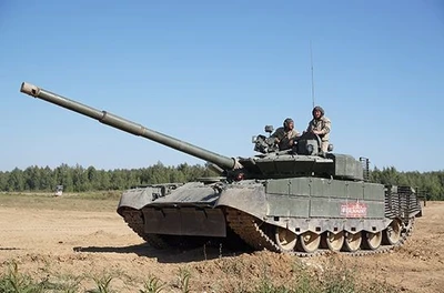 09587  техника и вооружение  Russian Танк-80BVM MBT  (1:35) 9580208095875