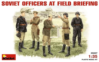 35027  фигуры  SOVIET OFFICERS AT FIELD BRIEFING  (1:35) 4820041100547