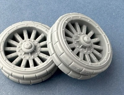 A35-041  дополнения из смолы  Garford-Putilov reinforced wheels (Naval type)  (1:35) 2000002147992