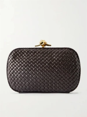 Клатч Knot из кожи intrecciato BOTTEGA VENETA, коричневый 47324349