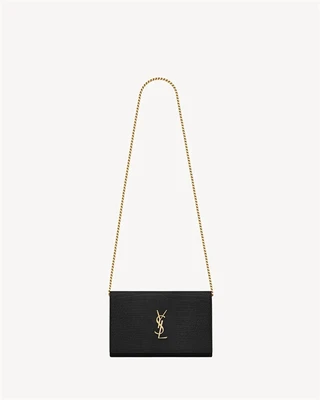 Кошелек на цепочке CASSANDRE из блестящей кожи с тиснением под крокодила SAINT LAURENT, черный 47373563