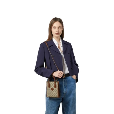 Мини-сумка тоут Gucci с принтом Interlocking G, коричневая 619884