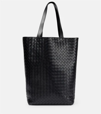 Классическая большая кожаная сумка-тоут. Bottega Veneta, черный 5980877