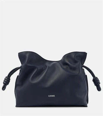 Средний кожаный клатч Flamenco Loewe, Abyss Blue 25641341