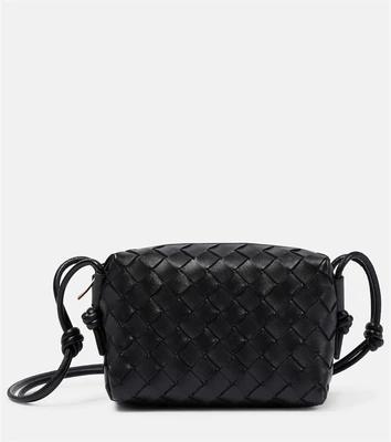 Мини-сумка через плечо из кожи с петлей Bottega Veneta, черный 2124917
