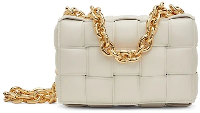 Кассета Off-White с мягкой цепочкой Bottega Veneta 1082505