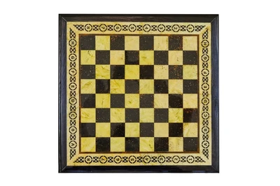 Шахматный ларец из янтаря с выдвижными ящиками (дуб) 50*50 1758543160