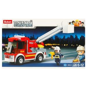 Конструктор пласт. пожарная машина с фигуркой, 136дет. в русс. кор. в кор.72шт M38-B0632