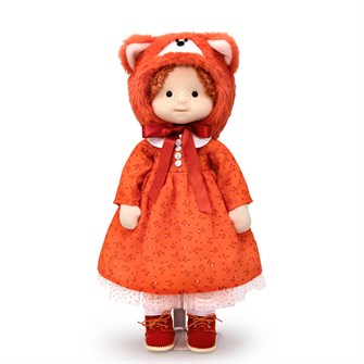 {{photo.Alt || photo.Description || 'Ива в шапочке «Лисёнок»'}}