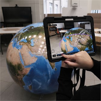 {{photo.Alt || photo.Description || 'Учебный комплекс дополненной реальности (AR) к комплекту «Терра» ✅'}}