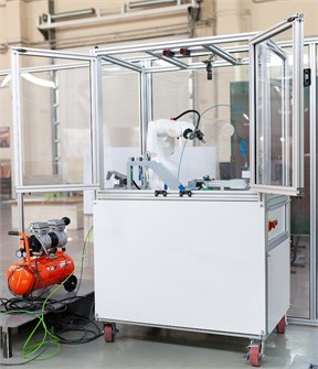 {{photo.Alt || photo.Description || 'Учебная ячейка на базе промышленного робота KUKА KR4 (максимальная компектация) ✅'}}