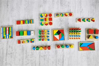 {{photo.Alt || photo.Description || 'Игровой набор «Монтессори 14 в 1» Приоритет'}}