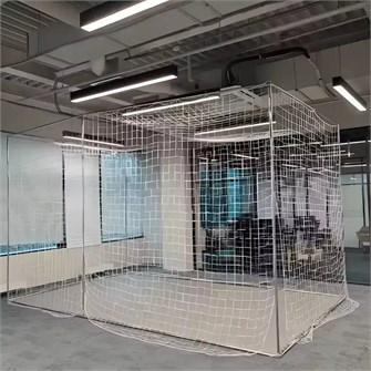 {{photo.Alt || photo.Description || 'Полетная зона для БПЛА 5x3x3м ✅'}}