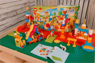 {{photo.Alt || photo.Description || 'Игровой ландшафтный стол Приоритет M'}}