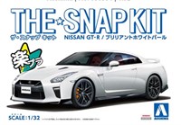 05639  автомобили и мотоциклы  Nissan GT-R (White) - SNAP KIT  (1:32) 4905083056394