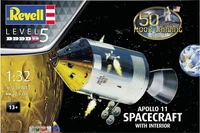 03703  космос  Apollo 11 SPACECRAFT with interior  (1:32) 4009803037035