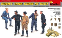 35246  фигуры  SOVIET TANK CREW AT REST SPECIAL EDITION  (1:35) 4820183311023